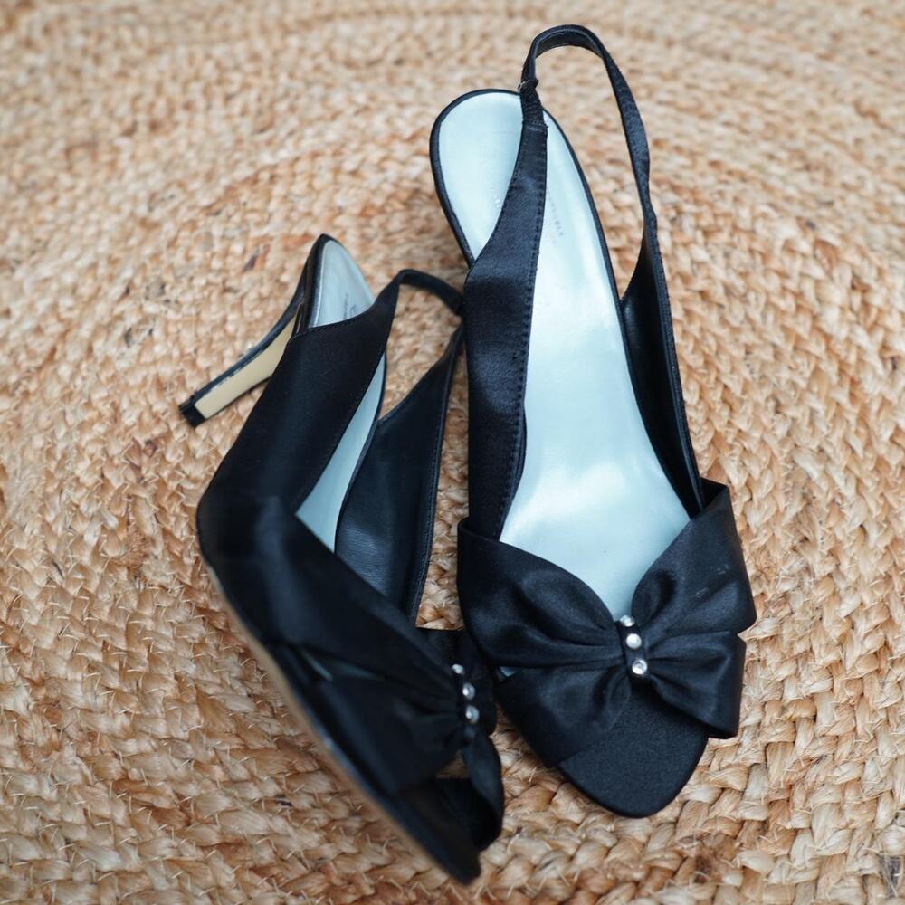 Unforgettable Moments Lela Rose Satin Bow Heels 9.5